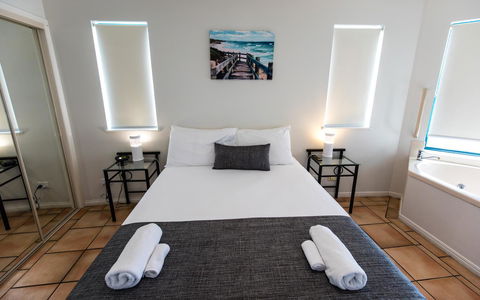 La Promenade - St Kilda Accommodation 16