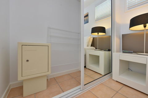Port Douglas Apartments - Adults Only Oasis - St Kilda Accommodation 13