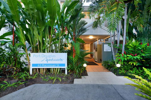 Port Douglas Apartments - Adults Only Oasis - St Kilda Accommodation 14