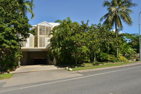 Port Douglas Apartments - Adults Only Oasis - St Kilda Accommodation 28