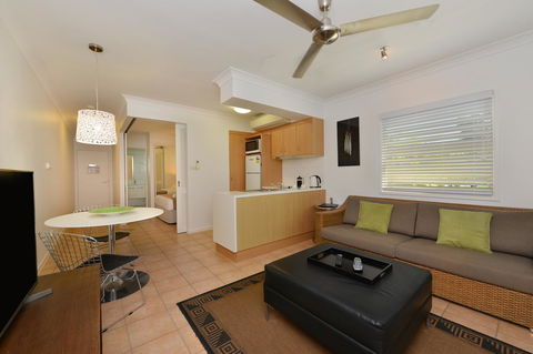 Port Douglas Apartments - Adults Only Oasis - St Kilda Accommodation 7