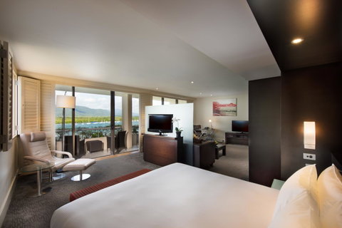 Hilton Cairns - St Kilda Accommodation 15