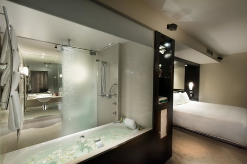 Hilton Cairns - St Kilda Accommodation 19