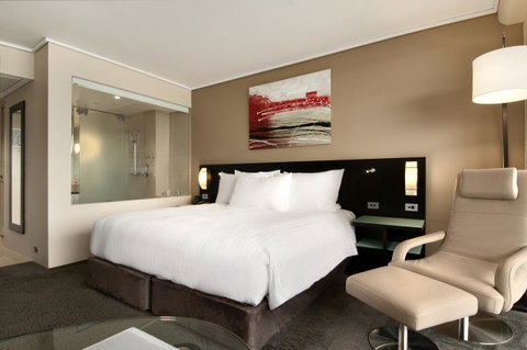 Hilton Cairns - St Kilda Accommodation 34