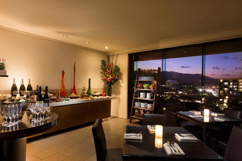 Hilton Cairns - St Kilda Accommodation 35