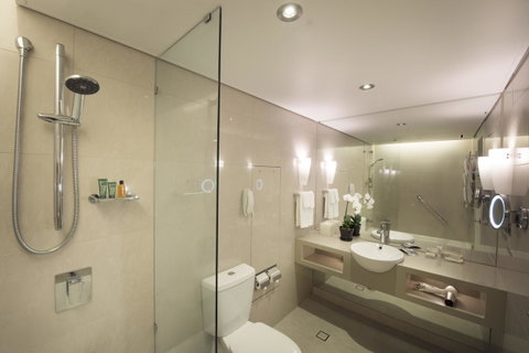 Hilton Cairns - St Kilda Accommodation 16
