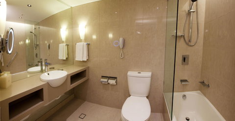 Hilton Cairns - St Kilda Accommodation 28