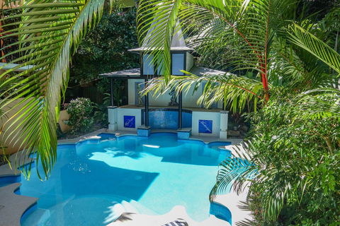 Martinique On Macrossan - St Kilda Accommodation 10
