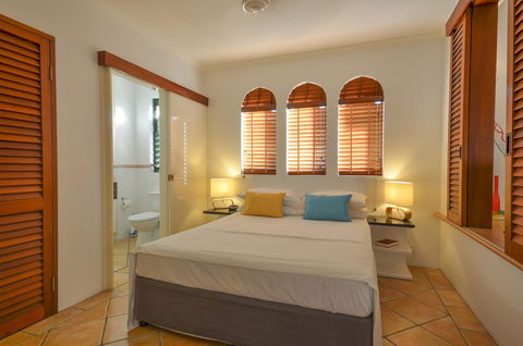 Martinique On Macrossan - St Kilda Accommodation 1