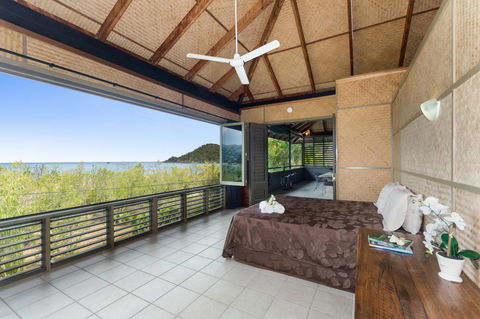 Absolute Beachfront - St Kilda Accommodation 6