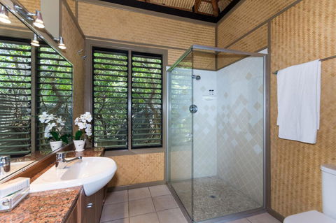 Absolute Beachfront - St Kilda Accommodation 4