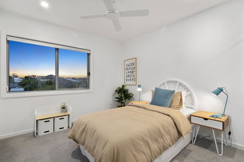 Luxury Canal Front Holiday House - St Kilda Accommodation 3
