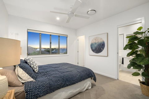 Luxury Canal Front Holiday House - St Kilda Accommodation 13