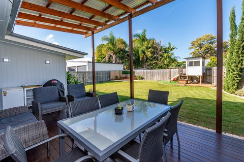 Fabulous Family Destination In Paradise Parade, Bongaree - St Kilda Accommodation 5