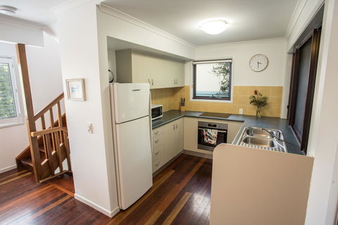Point Break Beach House - St Kilda Accommodation 4