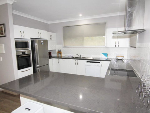 Beachside By Discover Stradbroke - St Kilda Accommodation 6