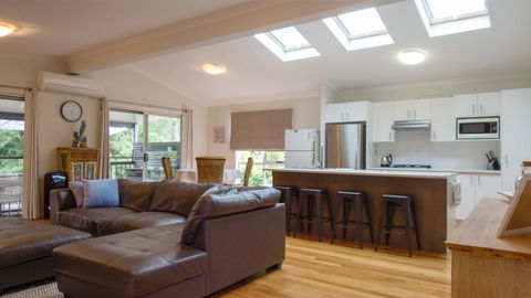 'RIVERSIDE RETREAT' 544 Ocean Drive, North Haven - St Kilda Accommodation 3