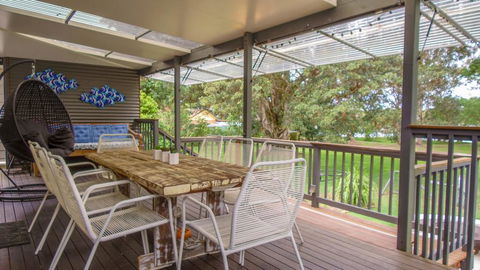 'RIVERSIDE RETREAT' 544 Ocean Drive, North Haven - St Kilda Accommodation 0