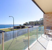 1 'Little Hut' 20 Kurrawa Close - Spectacular Water Views NBN  Air Conditioned - St Kilda Accommodation