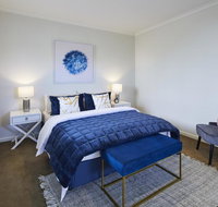 1 Bdrm Top Floor Apt With Sunroom - St Kilda Accommodation