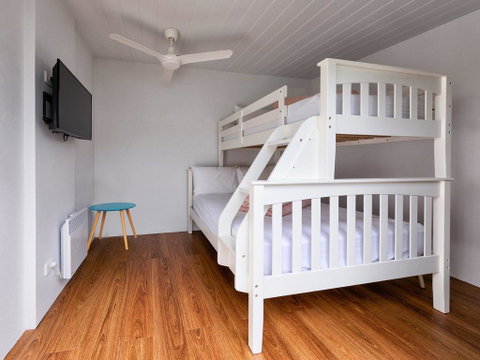 10 OCEAN DRIVE - St Kilda Accommodation 3