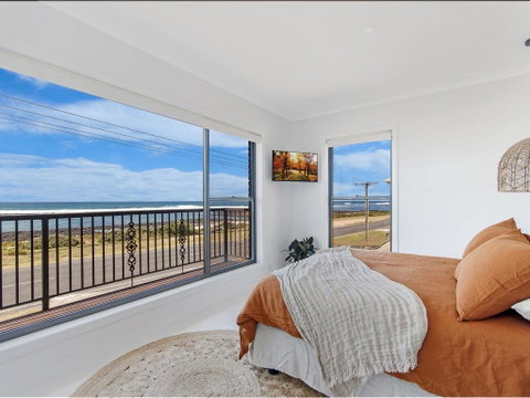 10 OCEAN DRIVE - St Kilda Accommodation 2