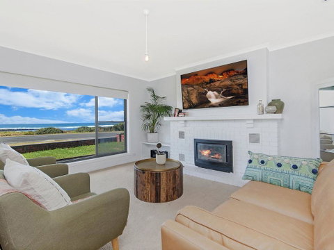 10 OCEAN DRIVE - St Kilda Accommodation 0