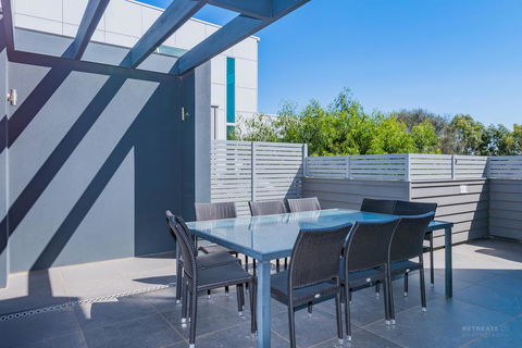 10 Sands Bvd - St Kilda Accommodation 3