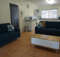 11 Bomburra Court - Rainbow Beach Comfortable Beach House Plenty of boat parking - St Kilda Accommodation