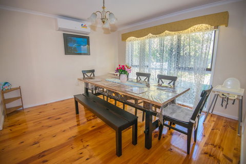 14 Bunker Crescent - St Kilda Accommodation 2