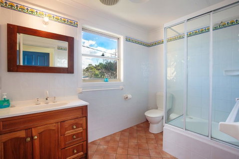 164 Mitchell Pde - Spectacular Views - St Kilda Accommodation 1