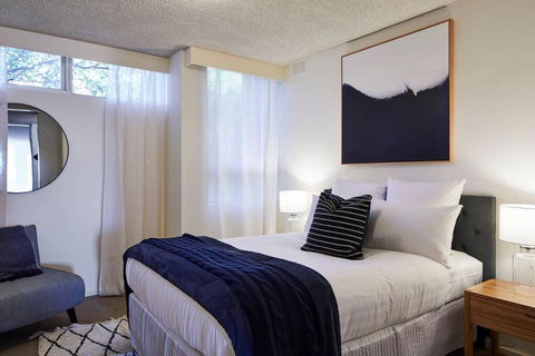 2 Bdrm South Yarra Apt With Balcony And Parking - St Kilda Accommodation 2