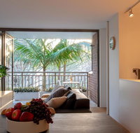 2 Bedroom Apt in Potts Point with Parking - St Kilda Accommodation