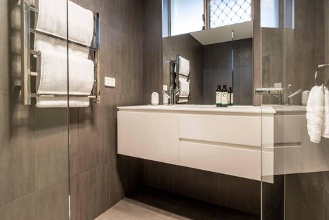 2 Bedroom With Parking & AC Close To Beach & City - St Kilda Accommodation 2