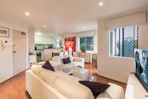 2 Bedroom With Parking & AC Close To Beach & City - St Kilda Accommodation 0