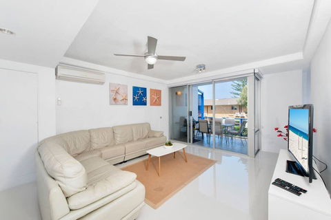 2 Cirrus - St Kilda Accommodation 1