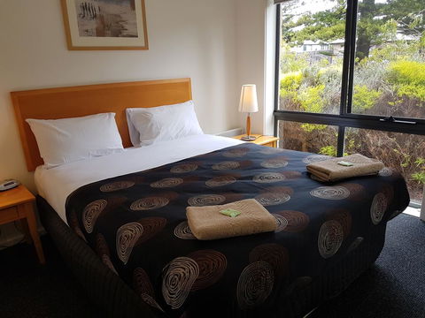 22 Gillies Street Apartments - St Kilda Accommodation 3
