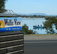 26 Wallis View - Opposite the Lake - 3 Bedroom Apartment - Sleeps 8 - St Kilda Accommodation