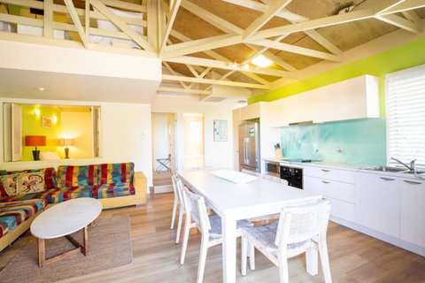 BEACHBREAK - 100m To Beach - Sleeps 6 - St Kilda Accommodation 2