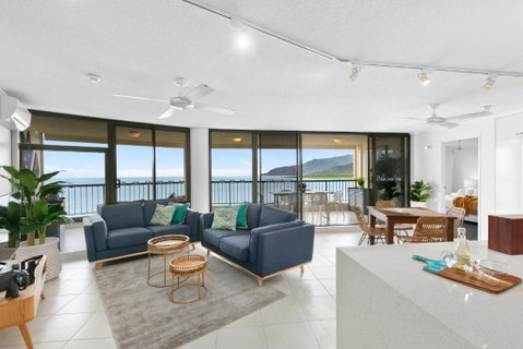 Cairns Aquarius - St Kilda Accommodation 0