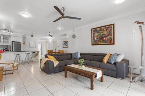 Cairns Esplanade Vacation In Stylish Watermark - St Kilda Accommodation 1