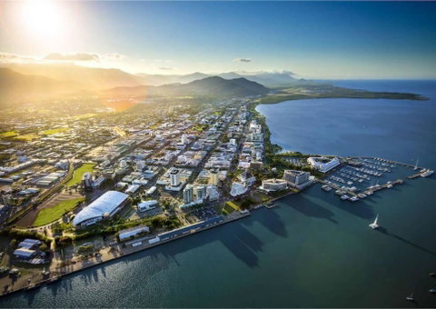 Cairns Esplanade Vacation In Stylish Watermark - St Kilda Accommodation 3