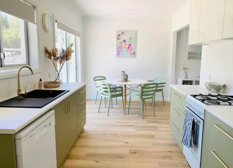 COD & C0 Tocumwal - St Kilda Accommodation 0
