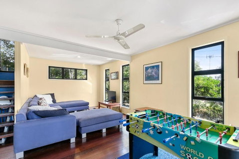 COASTING - Straddie Style Beach House - St Kilda Accommodation 3
