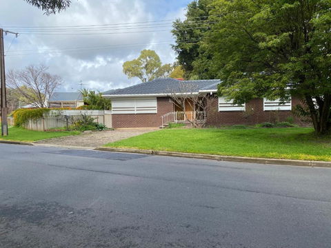 Creek Front House - St Kilda Accommodation 2
