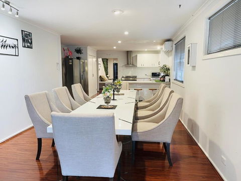 D130 The Link Fantasy Place - St Kilda Accommodation 1