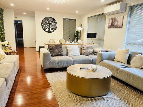 D130 The Link Fantasy Place - St Kilda Accommodation 3