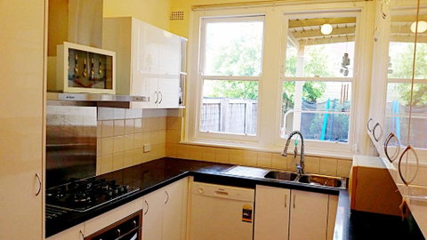 Deco Family House - St Kilda Accommodation 4