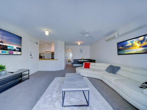 2BR Aloha Lane Main Beach Apartment - St Kilda Accommodation 0