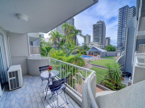2BR Aloha Lane Main Beach Apartment - St Kilda Accommodation 2